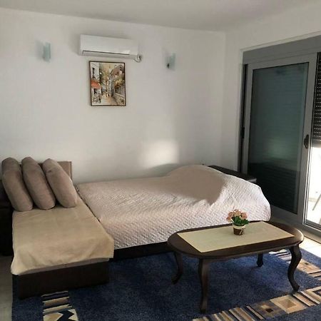 Apartman Ail 2 Ulcinj Exterior foto