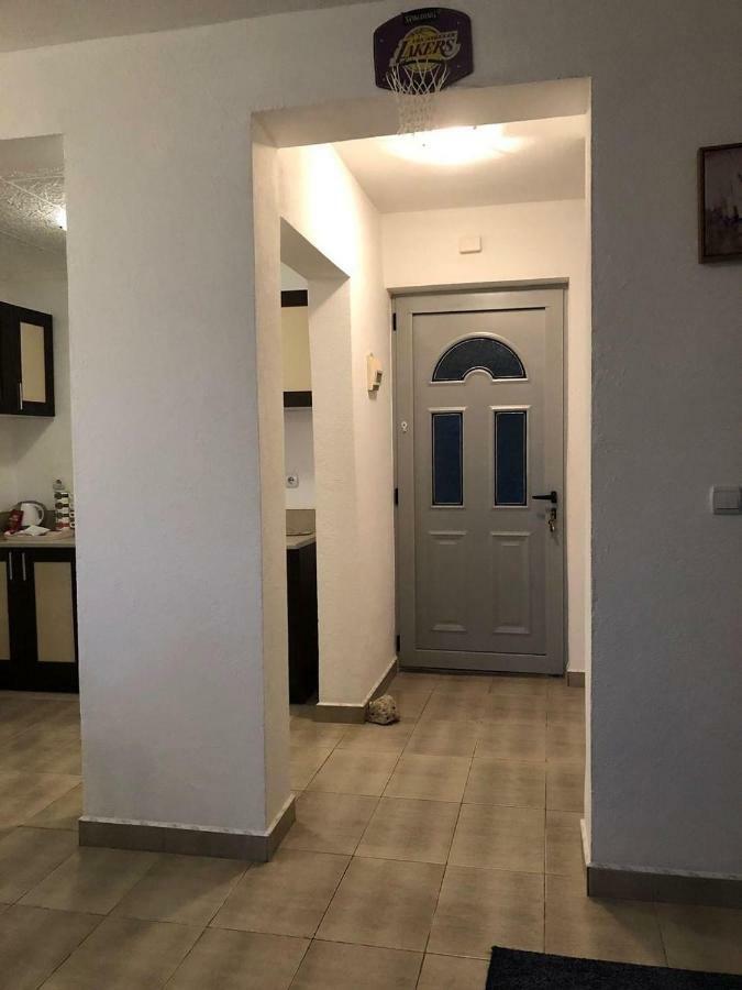Apartman Ail 2 Ulcinj Exterior foto